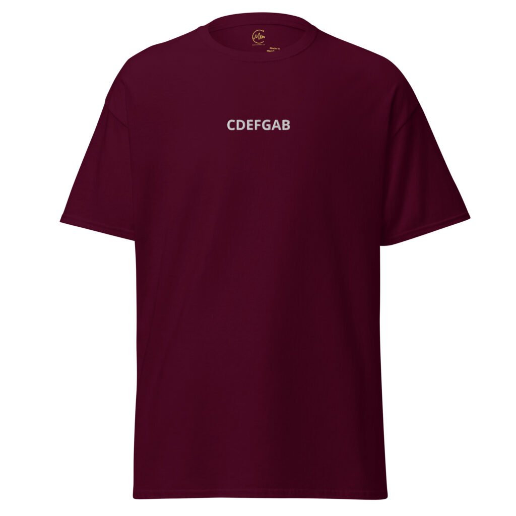 Camiseta de manga corta ‘CDEFGAB’ bordado en hilo blanco